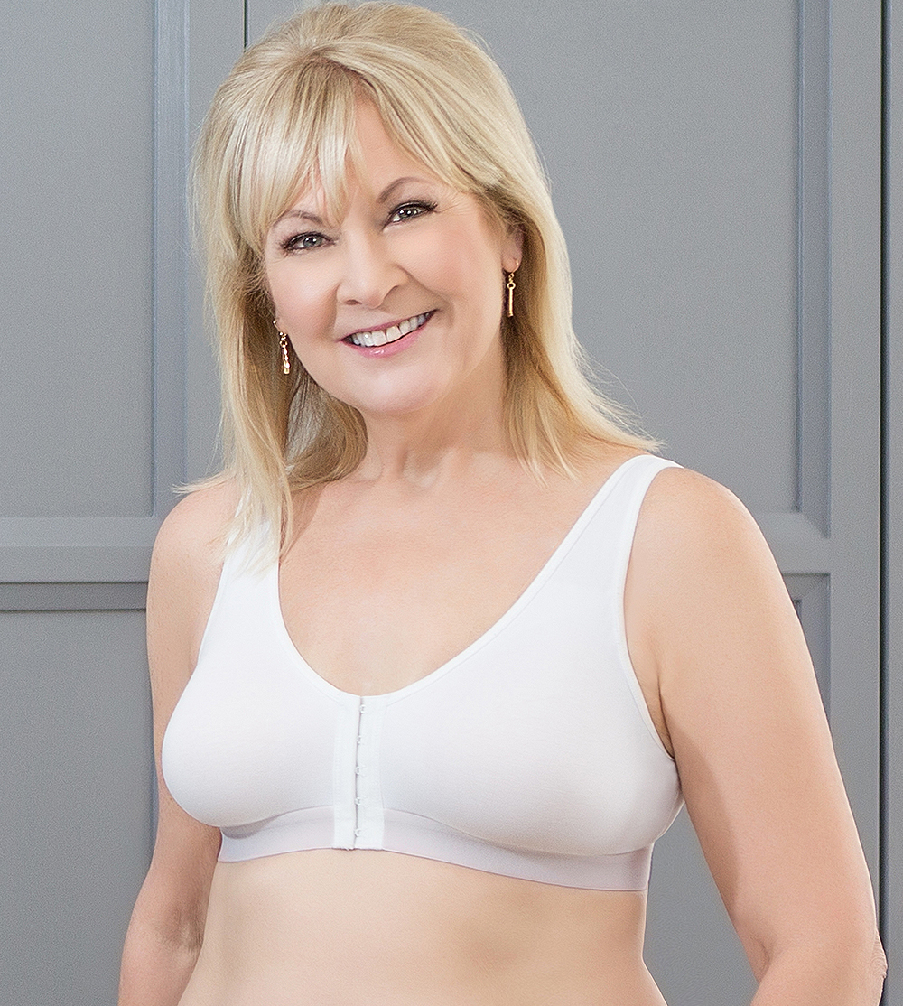 130 Molded Leisure Bra White 130 Molded Leisure Bra White